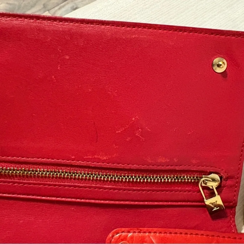 Louis Vuitton Vernis Walker Pouchette